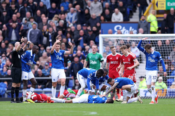 与勒沃库森 与勒沃库森